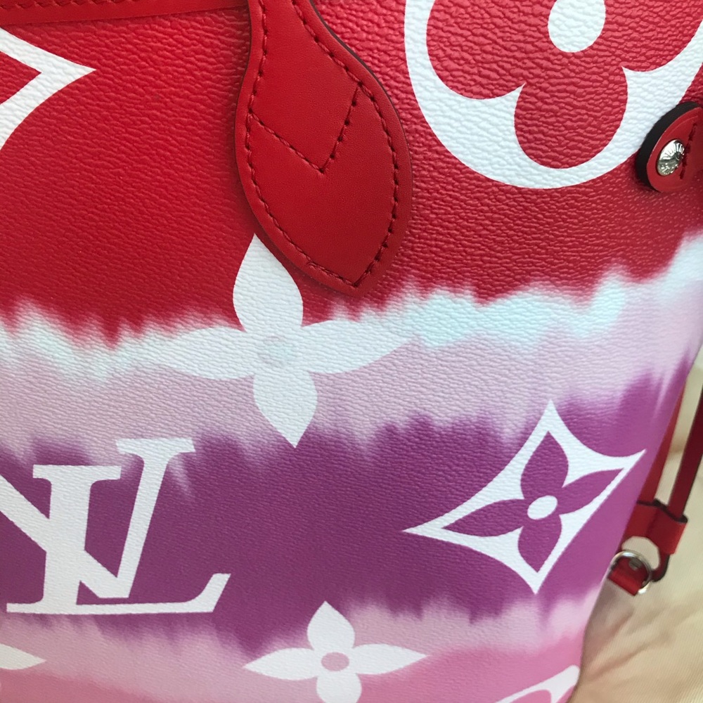 SOLD 🥰 Louis Vuitton ESCALE Neverfull RED - Picture 14 of 16
